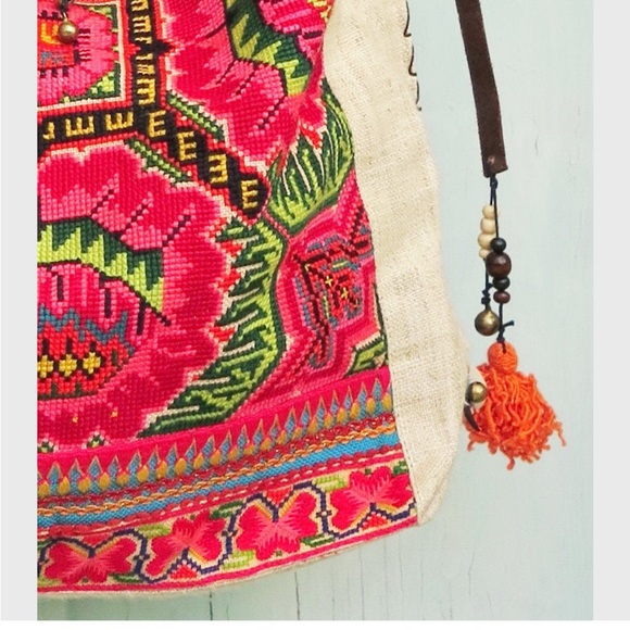 Hmong bag. Embroidered vintage tapestry - Picture 2 of 3